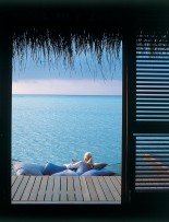 Reethi Rah - Relaxing by the Sea